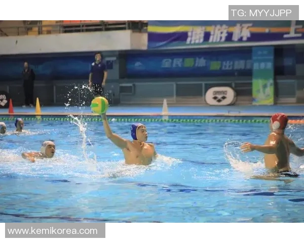 水球队姚明的传奇之路：从篮球巨星到水球新星的转型之旅